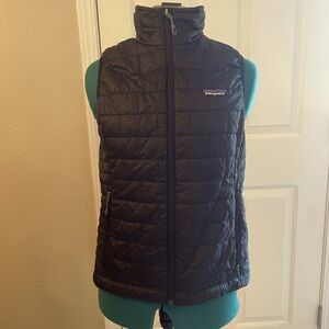 Patagonia puffer vest. Size small. Excellent condition.